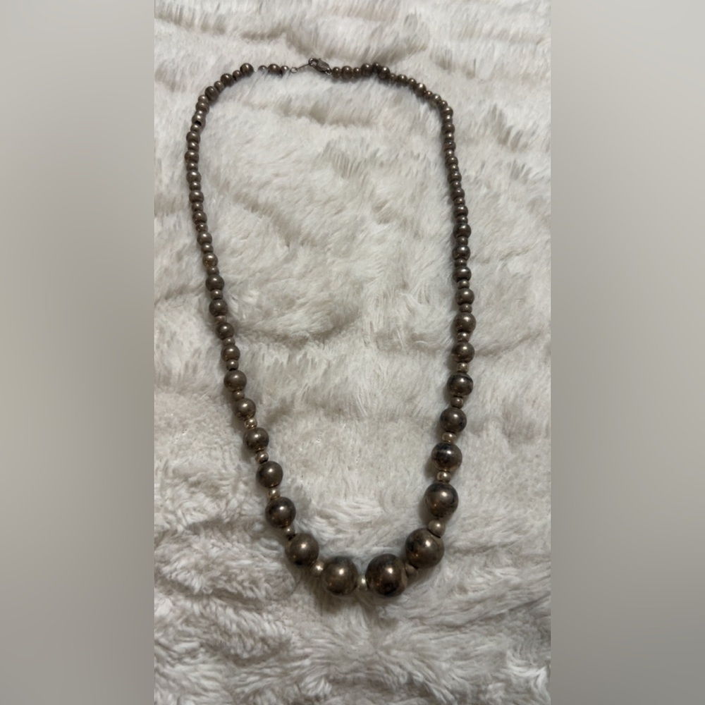 Elegant Brown Beaded Necklace - Picture 3 of 6